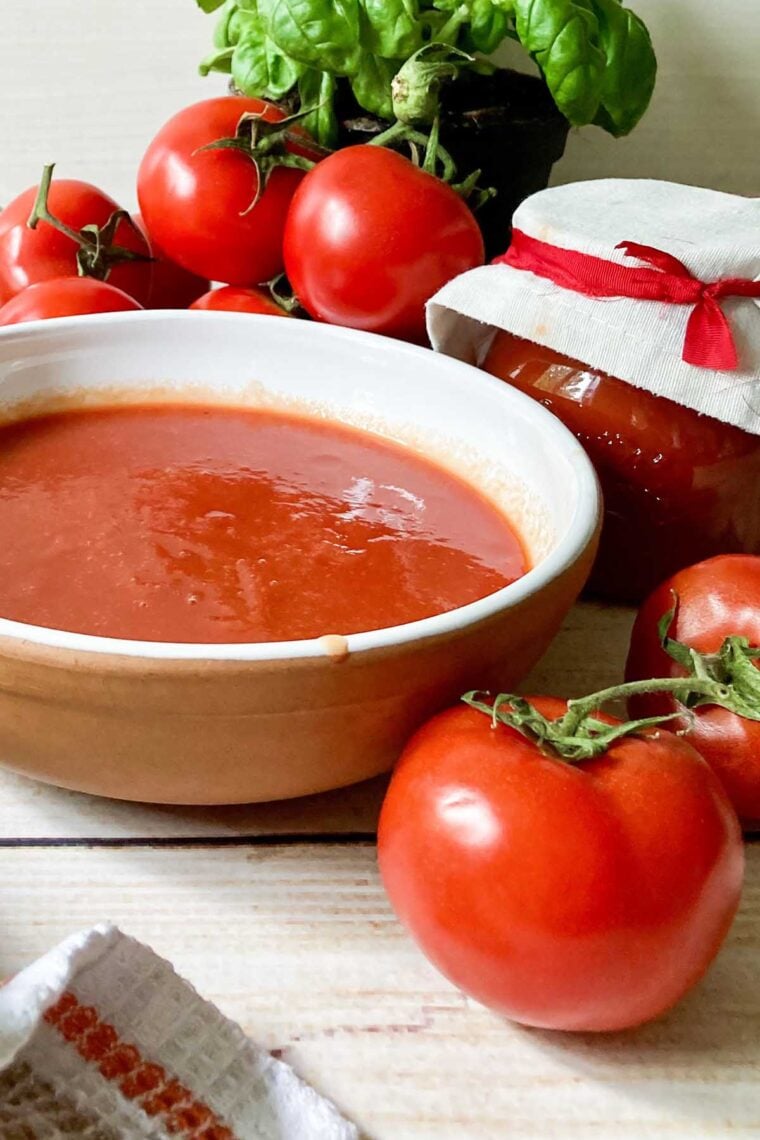 Tomato Passata, Sauce and Paste. Do you know the difference?