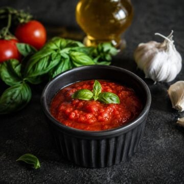 Italian tomato sauce from fresh tomatoes