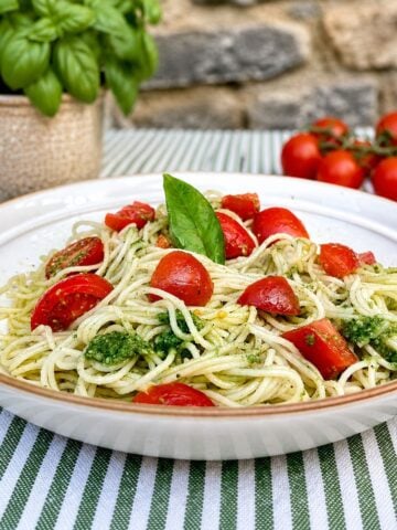 pasta with pesto and cherry tomatoes