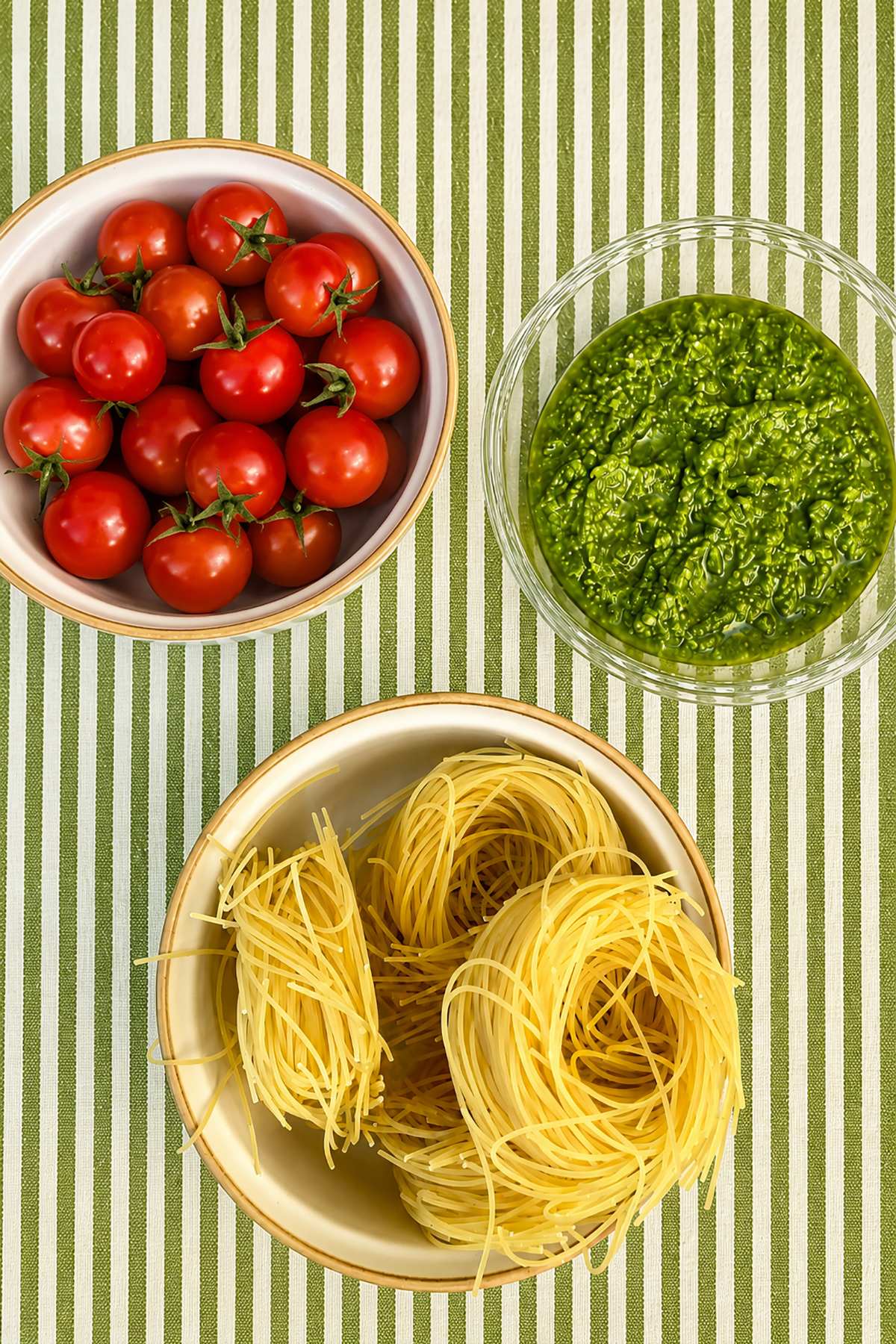 pasta with pesto and cherry tomatoes ingredients
