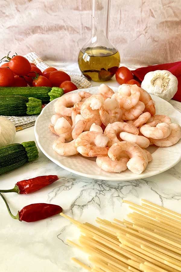 Pasta with shrimp, zucchini and cherry tomatoes 600x900 6