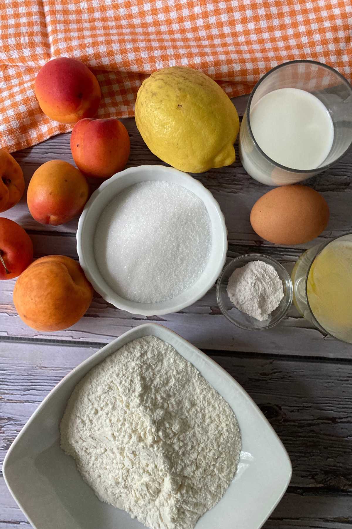 italian apricot cake ingredients