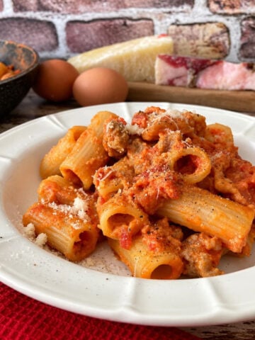 pasta alla zozzona recipe