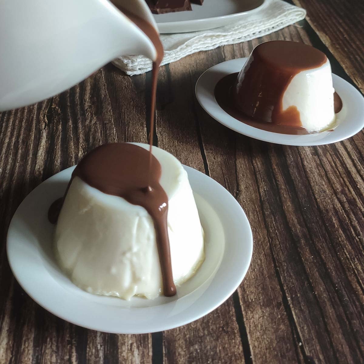 Panna Cotta with Chocolate Sauce