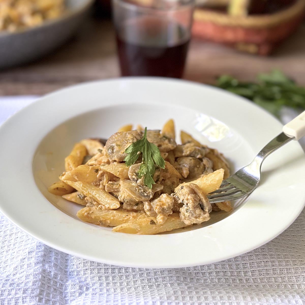 Pasta alla Boscaiola (Creamy Mushrooms & Sausage Pasta)