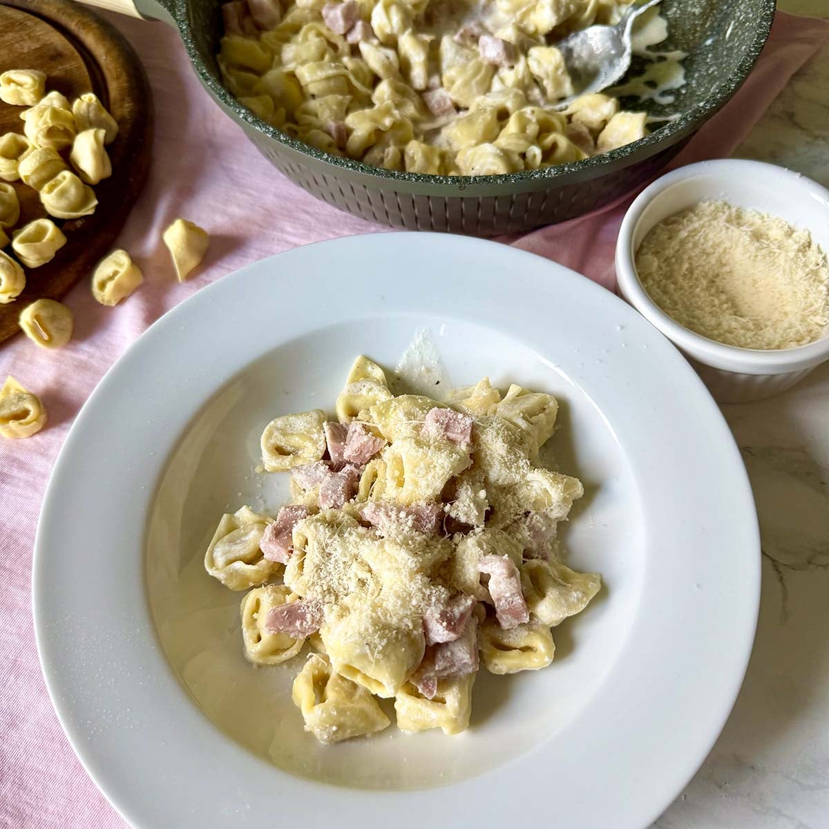 Tortellini Panna e Prosciutto (Ham and Cream)
