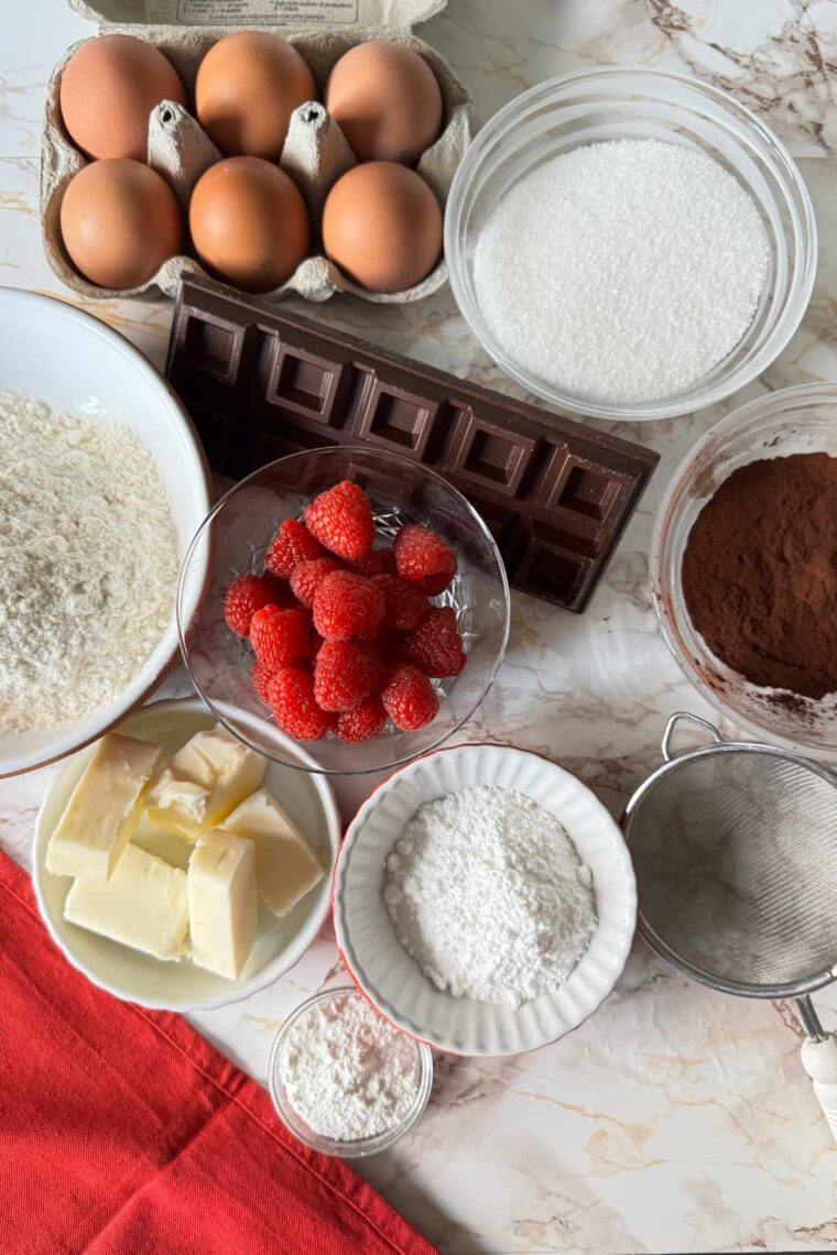 Easy Chocolate Raspberry Heart Cake - Recipes from Italy