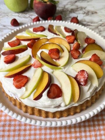 soft fruit tart with yogurt cream