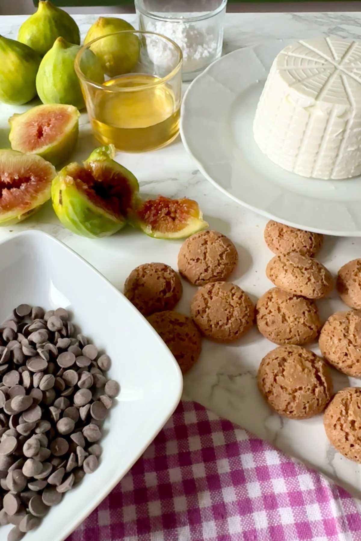 Easy Ricotta and Fresh Fig Dessert Cups ingredients
