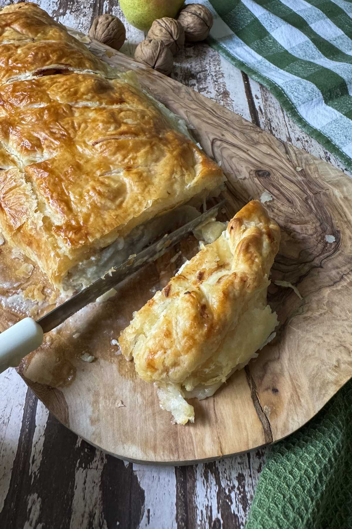 Strudel with Pears, Gorgonzola and Walnuts