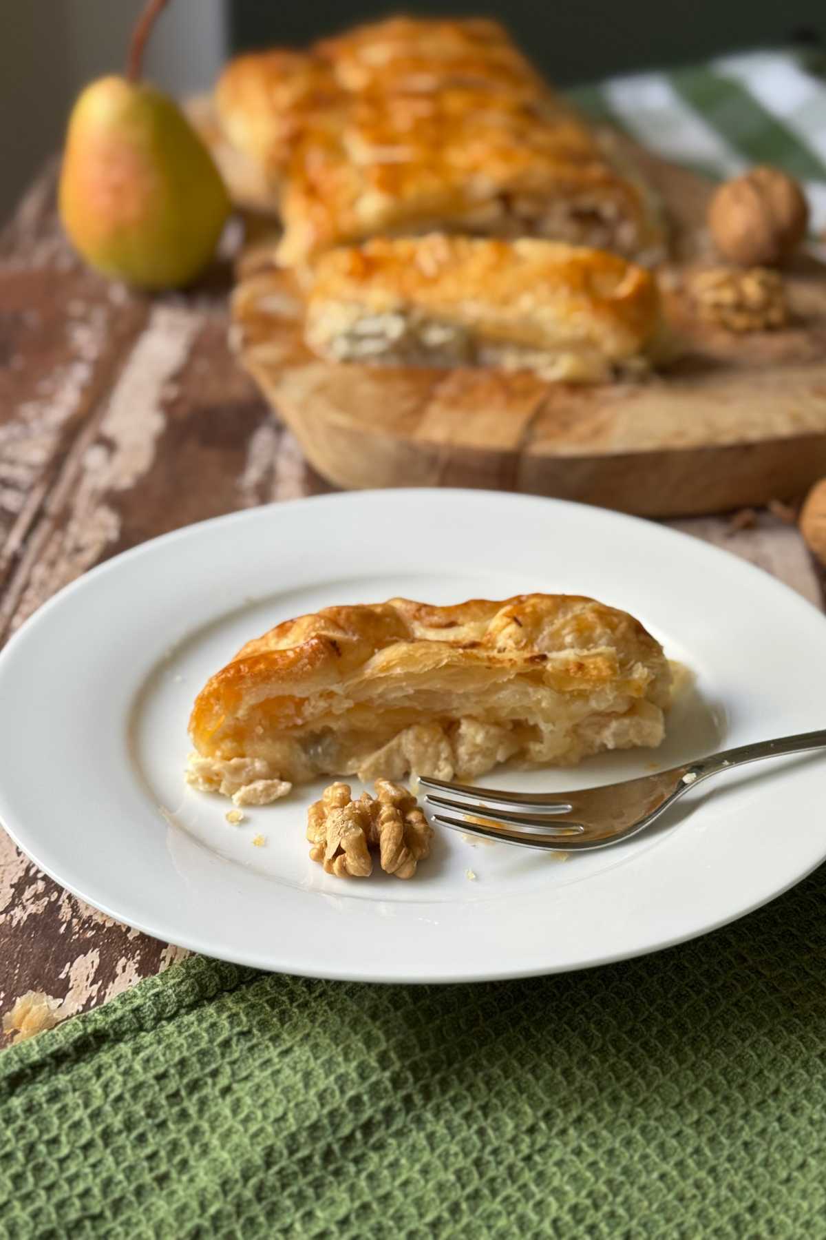 Strudel with Pears, Gorgonzola and Walnuts