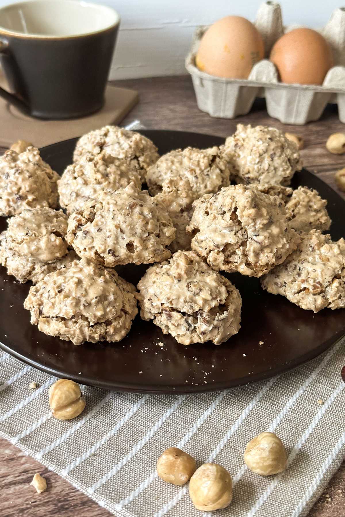 brutti ma buoni (Italian hazelnut cookies)