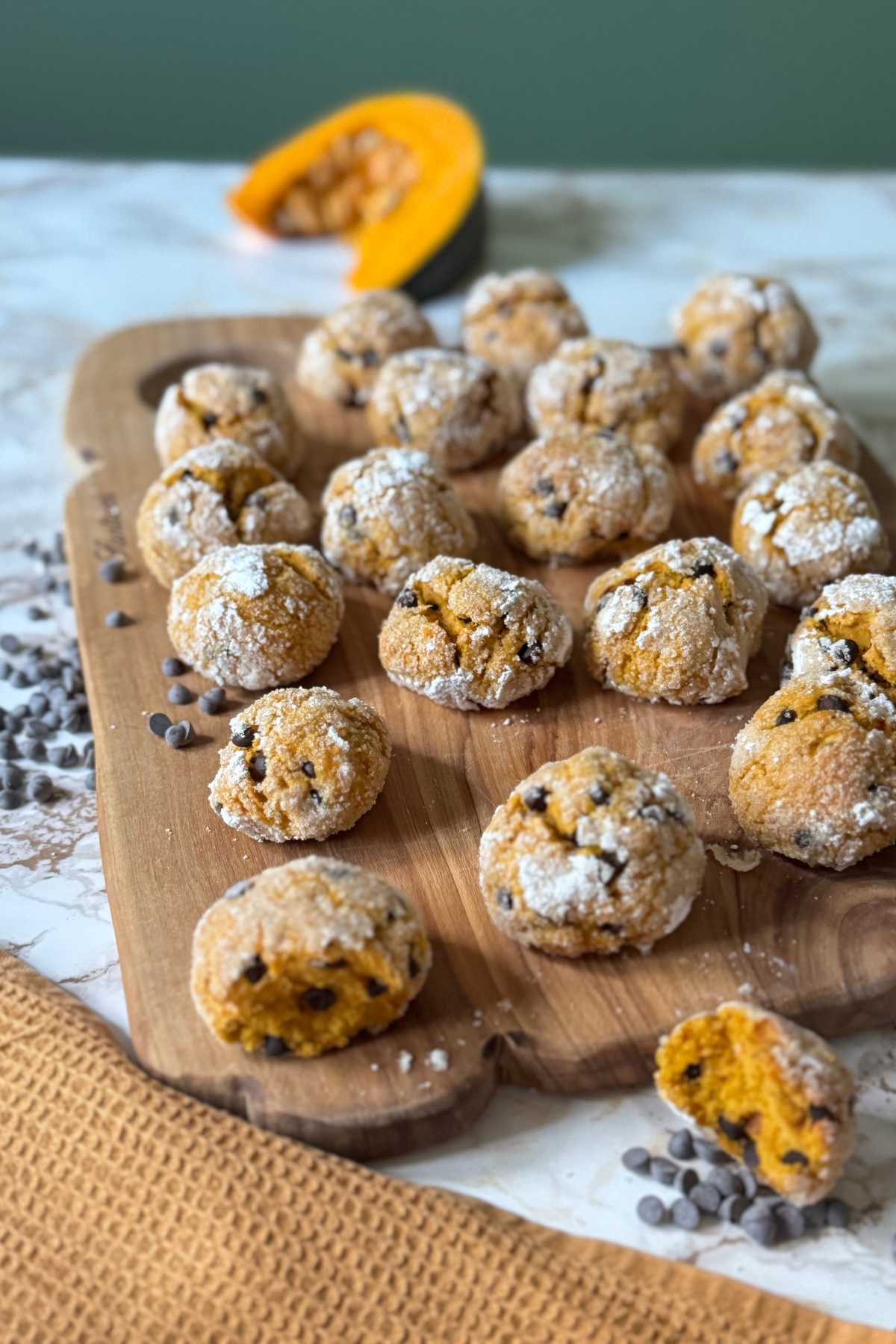 soft pumpkin chocolate chip cookies