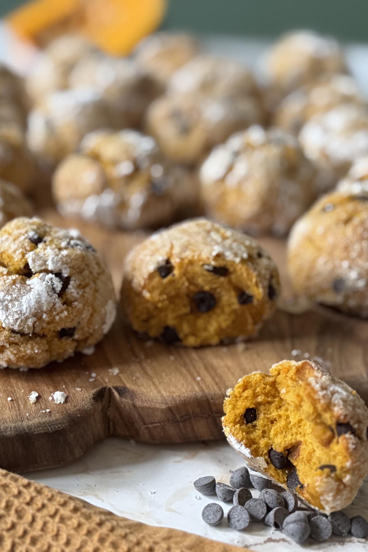 soft pumpkin chocolate chip cookies