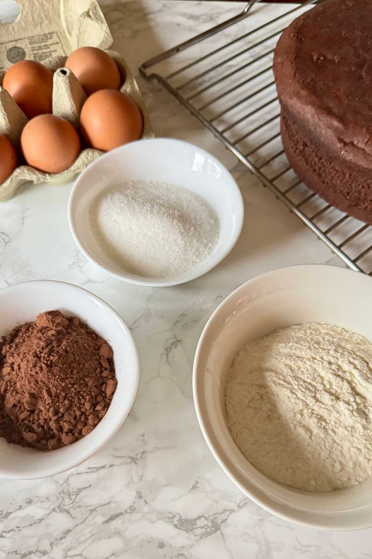 Italian chocolate sponge cake ingredients