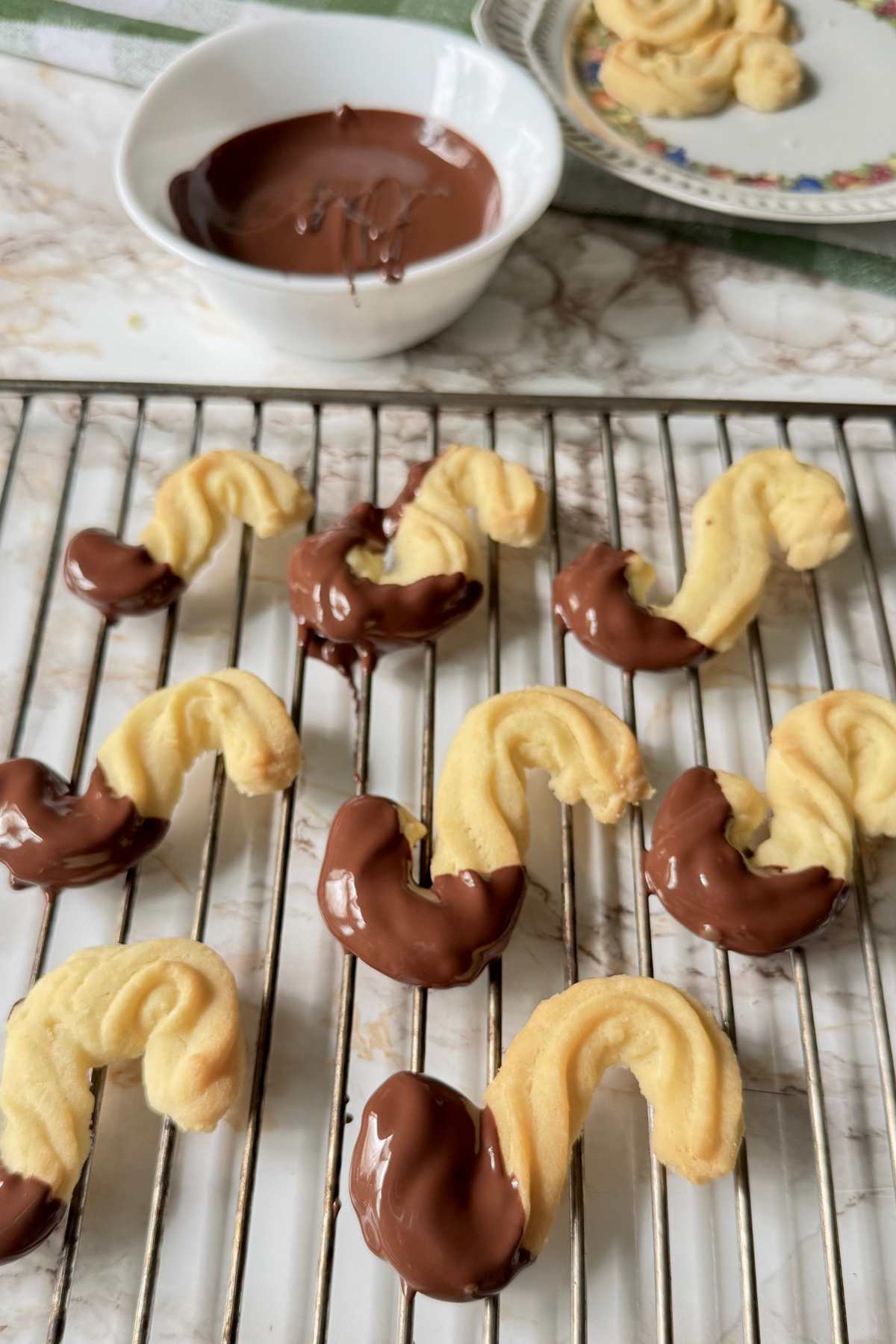 Italian s-shaped cookies