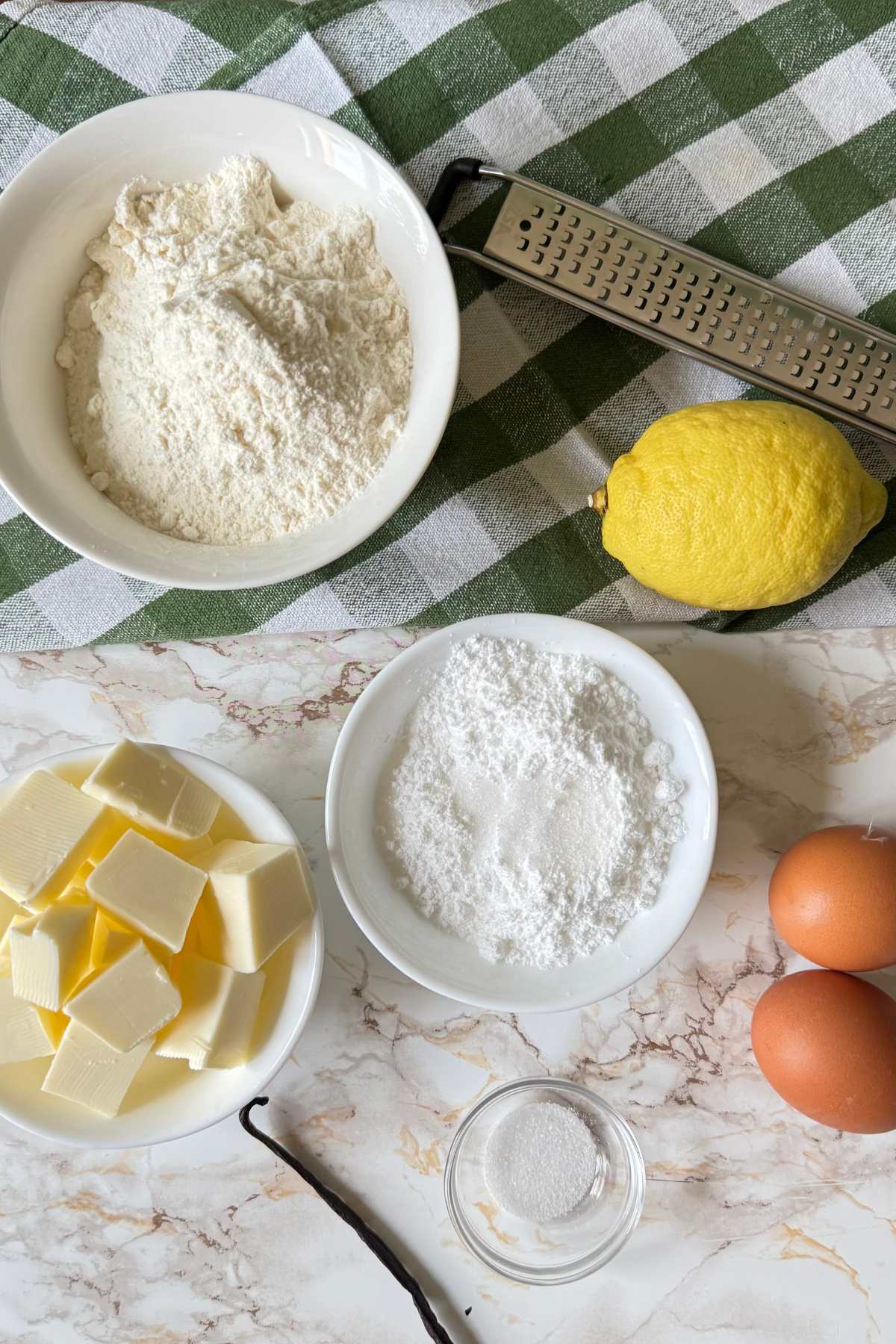 Italian s-shaped cookies ingredients