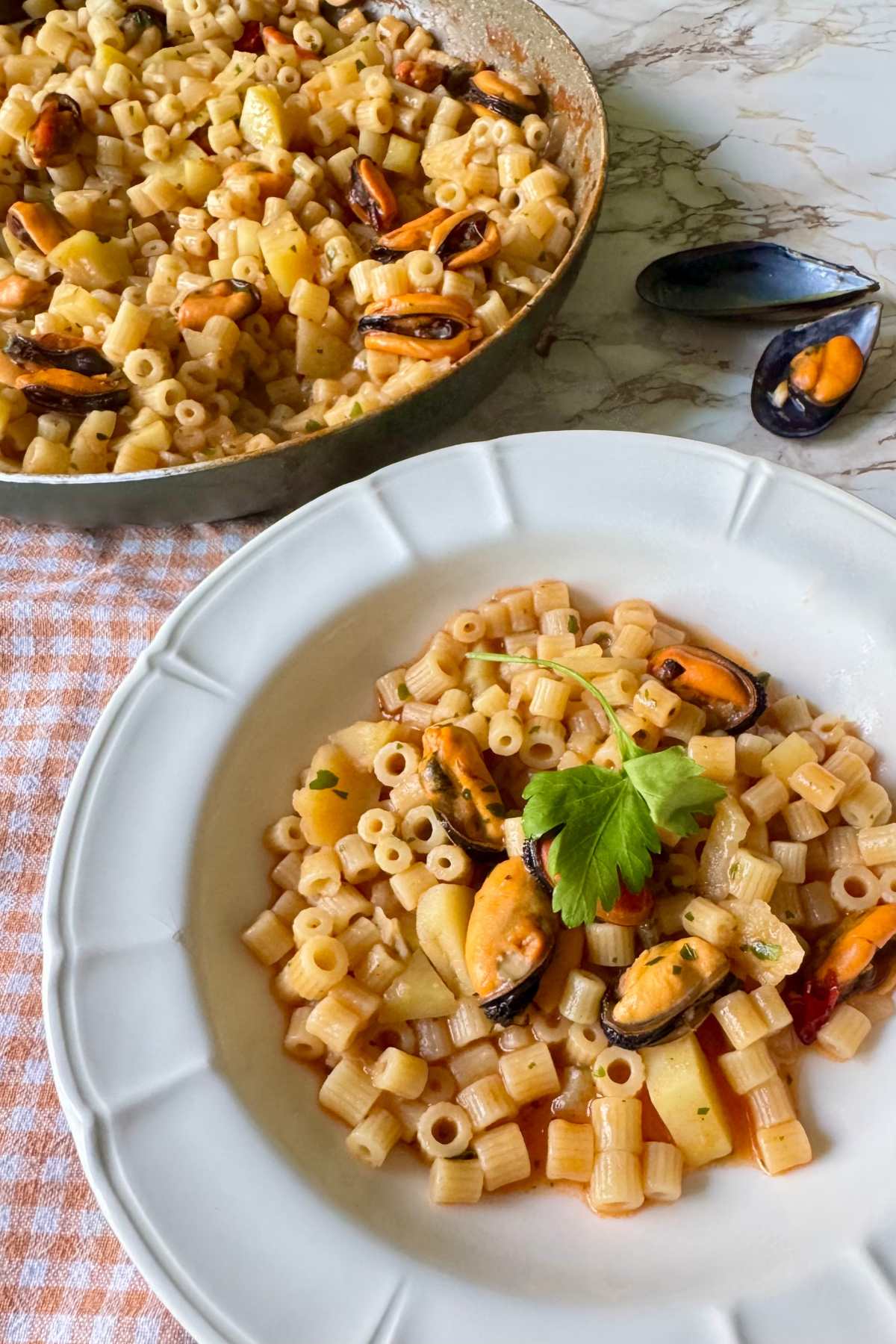 Neapolitan pasta with potatoes and mussels
