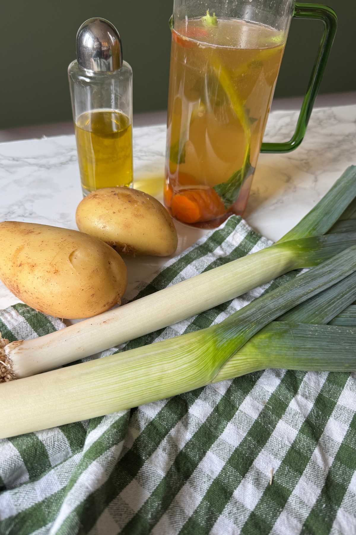 leek and potato soup ingredients
