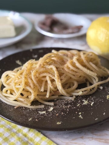 spaghetti with butter, anchovies and lemon