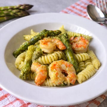 fusilli with shrimp and asparagus
