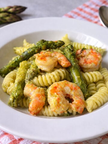 fusilli with shrimp and asparagus