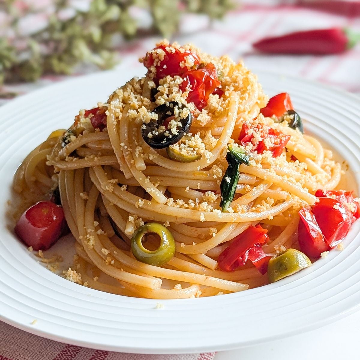Spaghetti all’Eoliana Recipe (Sicilian Pasta with Capers and Olives)