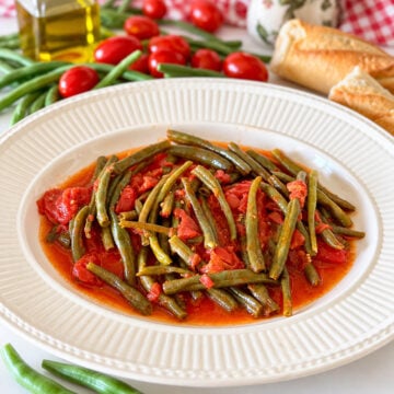 Italian green beans in tomato sauce